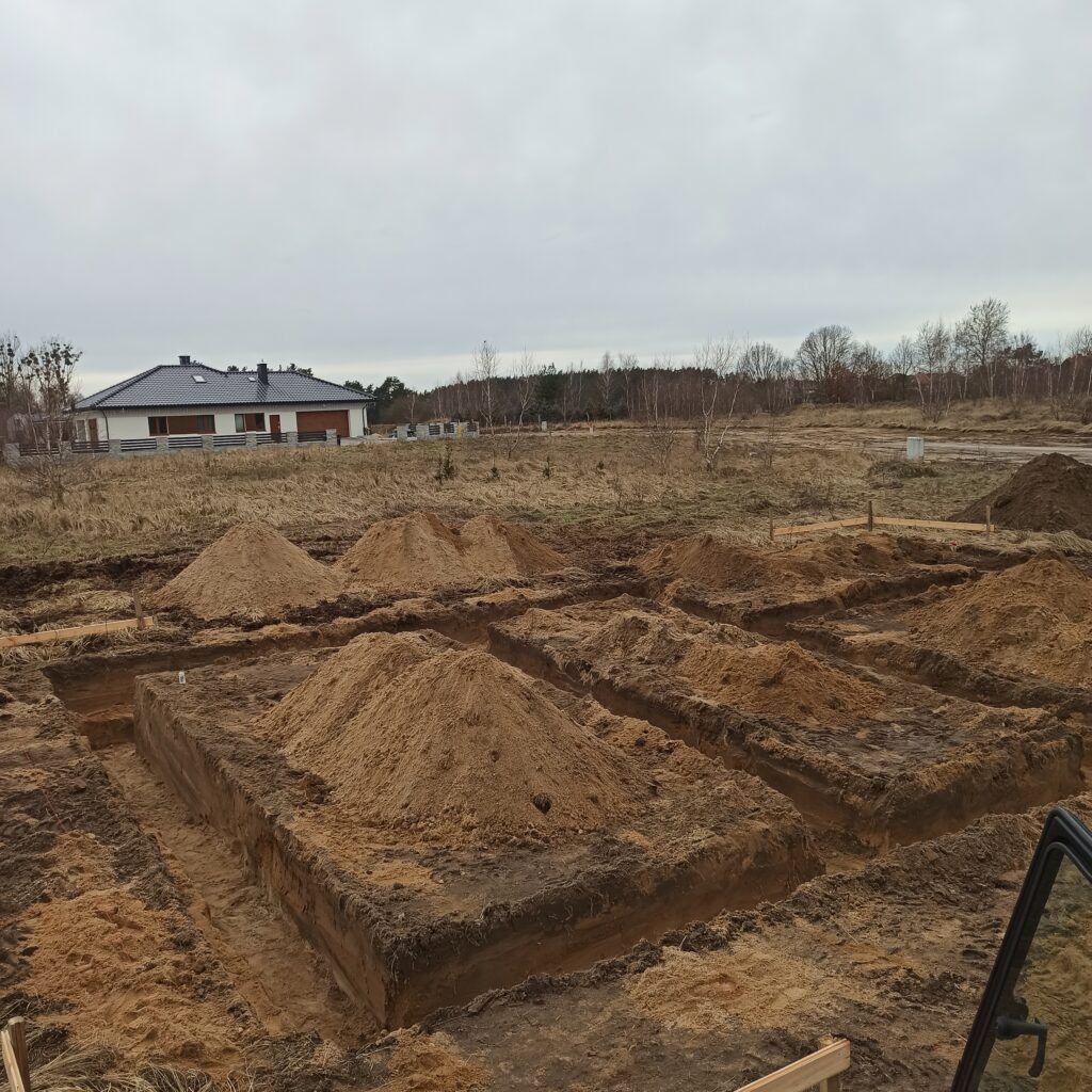 Wykop pod ławy fundamentowe Iława