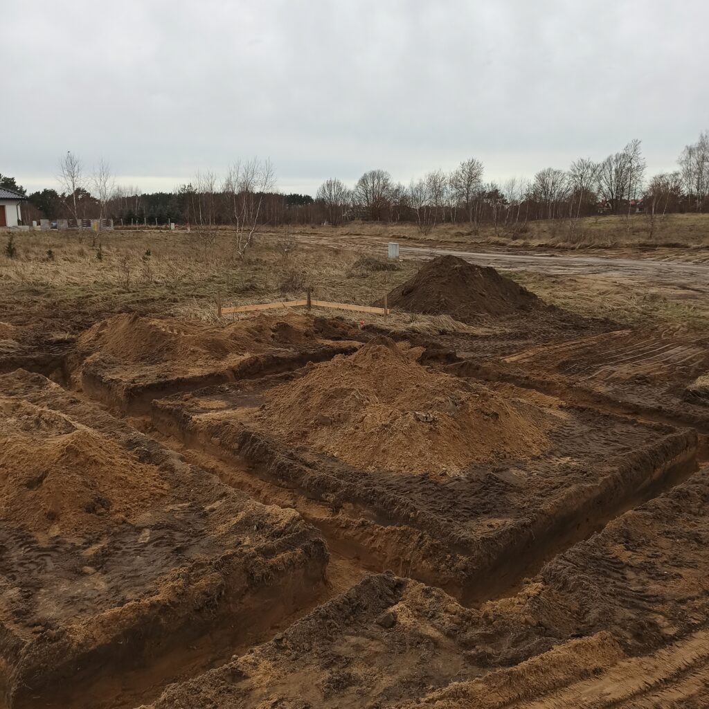 Wykop pod ławy fundamentowe Iława